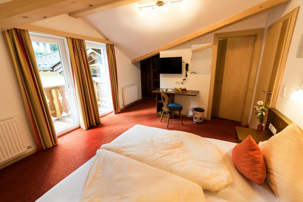 "Quality Hosts Arlberg" Hotel-Gasthof Freisleben سانكت أنتون ام ارلبرغ المظهر الخارجي الصورة
