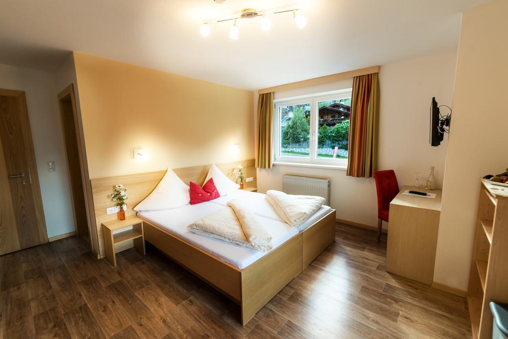 "Quality Hosts Arlberg" Hotel-Gasthof Freisleben سانكت أنتون ام ارلبرغ المظهر الخارجي الصورة