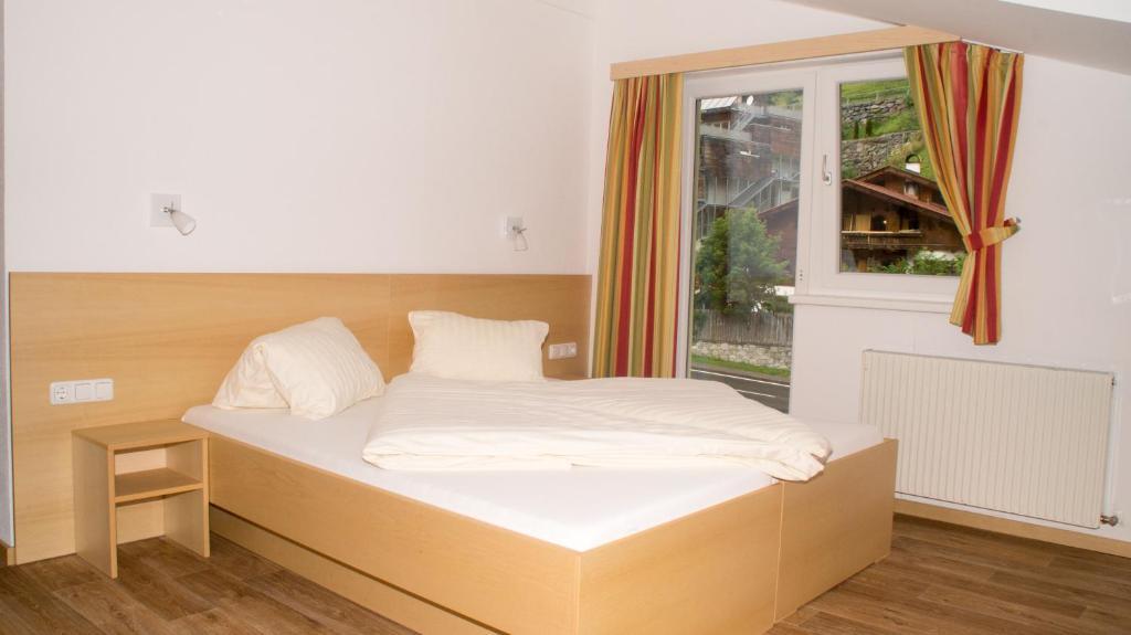 "Quality Hosts Arlberg" Hotel-Gasthof Freisleben سانكت أنتون ام ارلبرغ الغرفة الصورة
