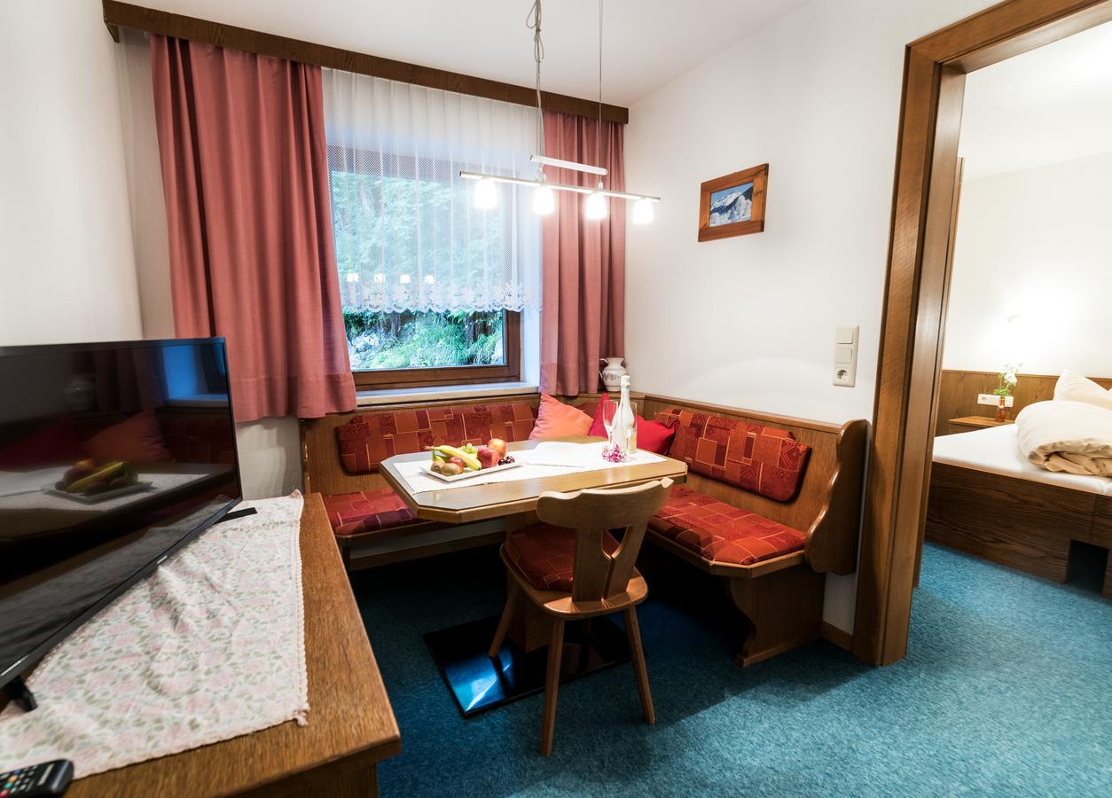 "Quality Hosts Arlberg" Hotel-Gasthof Freisleben سانكت أنتون ام ارلبرغ المظهر الخارجي الصورة