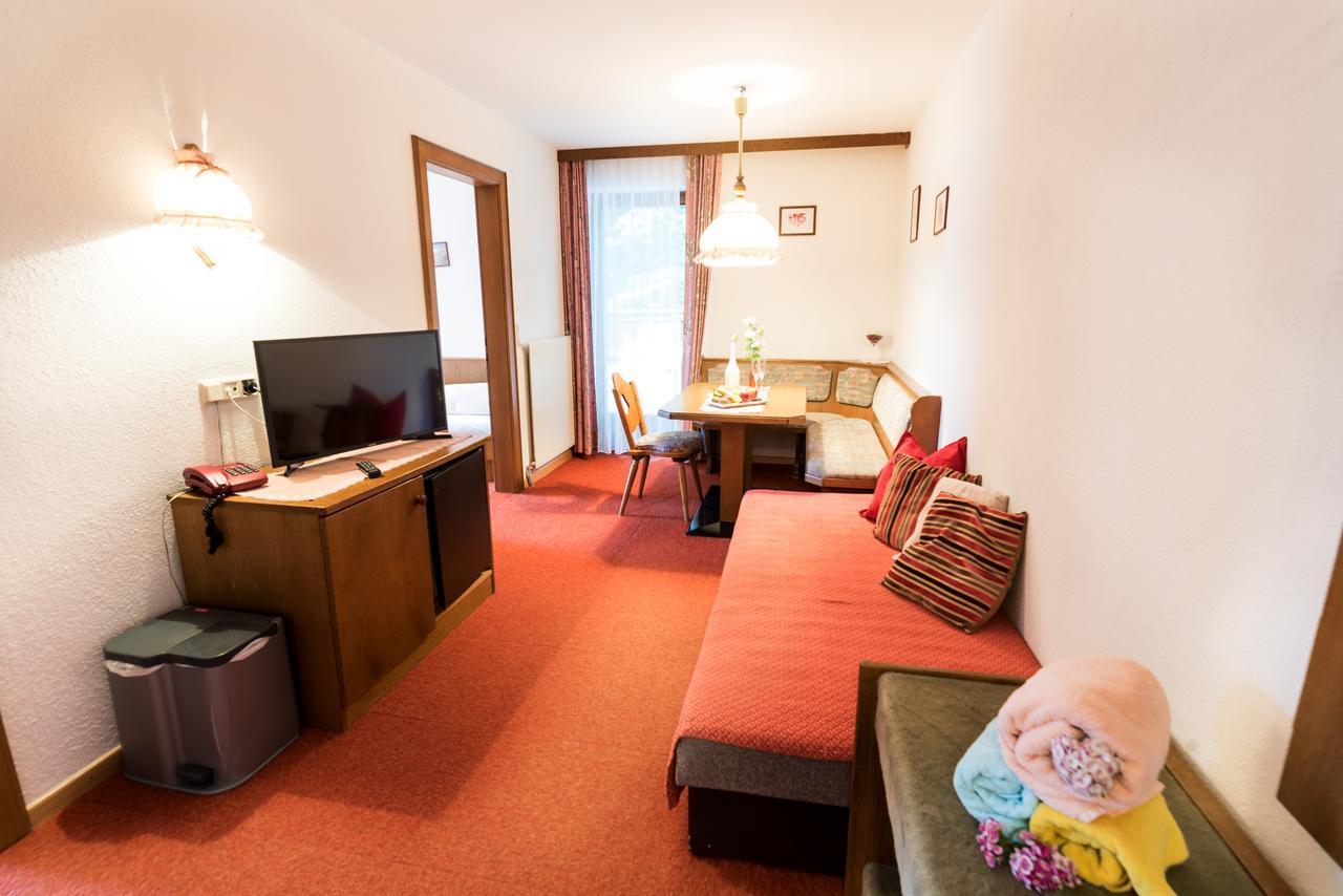 "Quality Hosts Arlberg" Hotel-Gasthof Freisleben سانكت أنتون ام ارلبرغ المظهر الخارجي الصورة
